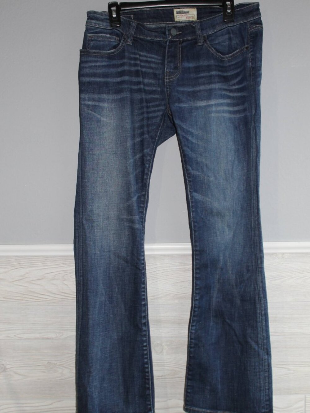 BKE Stella Bootcut Jeans 29 x 31.5 Stretch Blue Denim Distressed - Picture 2 of 10